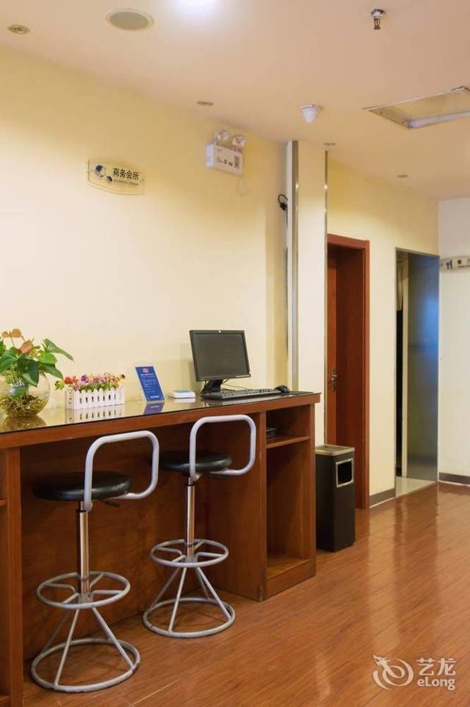 Hanting Express Shanghai Lujiazui Minsheng Road 外观 照片
